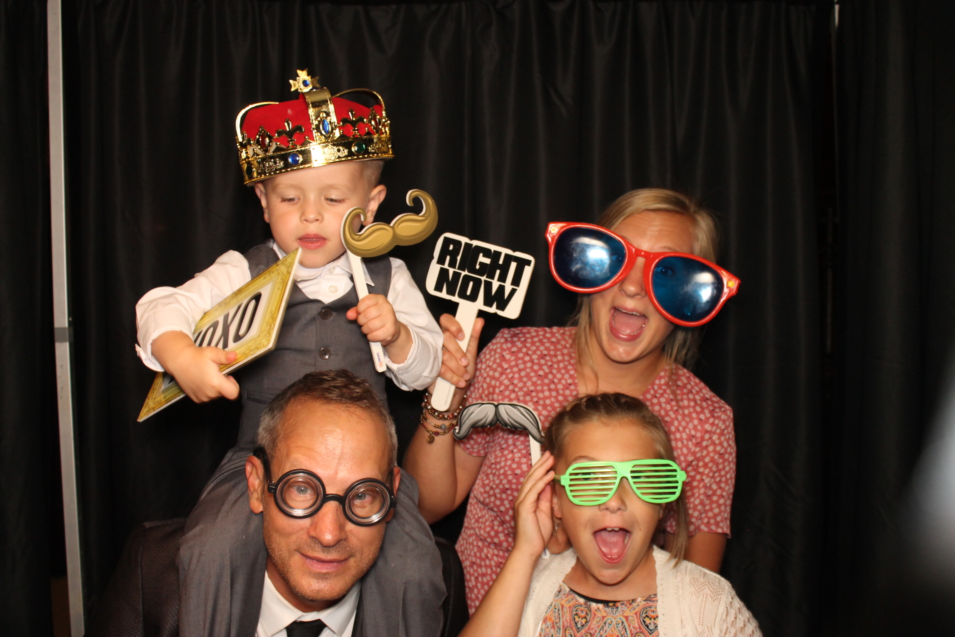 Brian and Hilary's Wedding | View more photos from the event at gallery.photoboothcincy.com/u/PhotoBoothCincy/Brian-and-Hilarys-Wedding